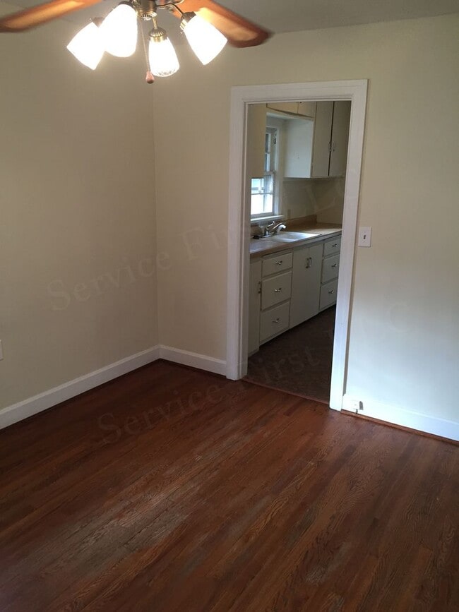 Building Photo - Very nice and LARGE 1 bed House for rent CLOSE TO MSU!