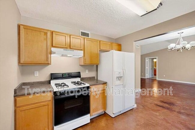 Building Photo - 11204 Miravista Pl SE