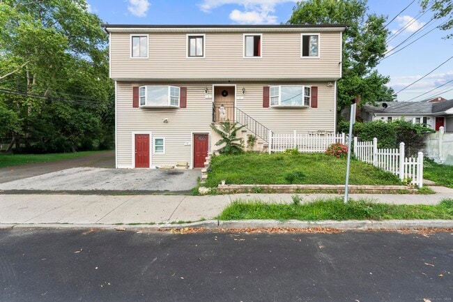 Primary Photo - 4 Van Buskirk Ave
