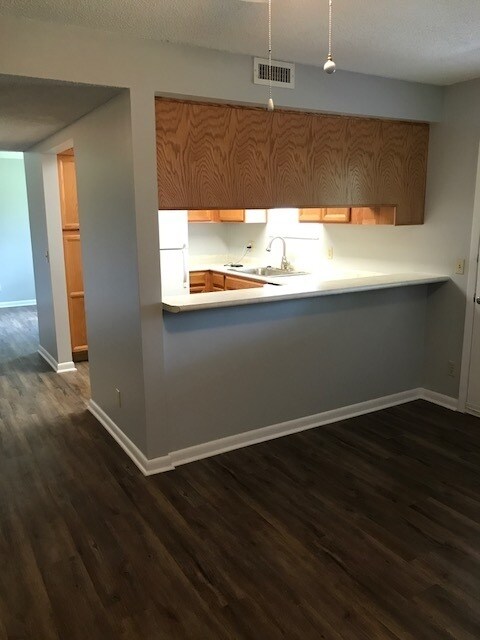 Building Photo - Coming Soon - 3/2 in Tanglewood