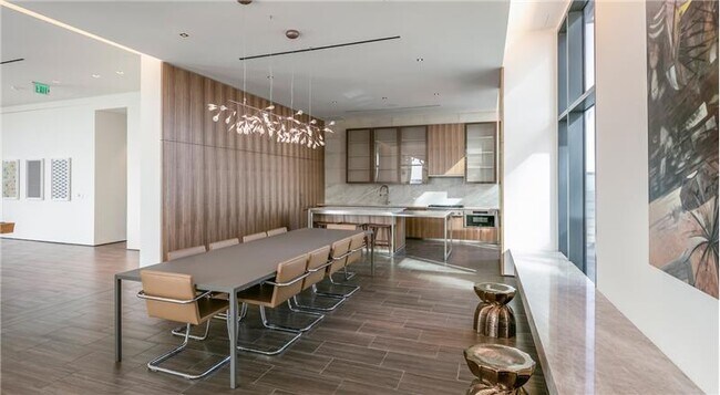 Building Photo - 3410 Yoakum Blvd