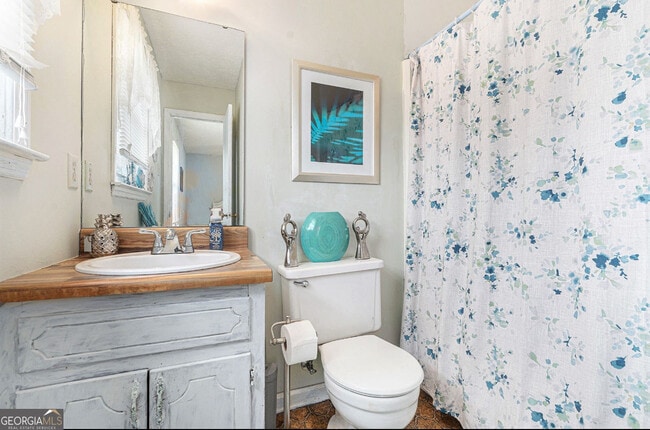 Building Photo - 1913 Amberwood Ct