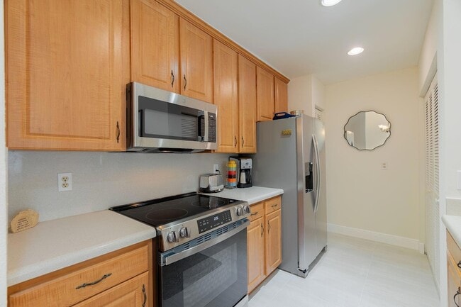 Building Photo - 1073 Goldenrod Rd