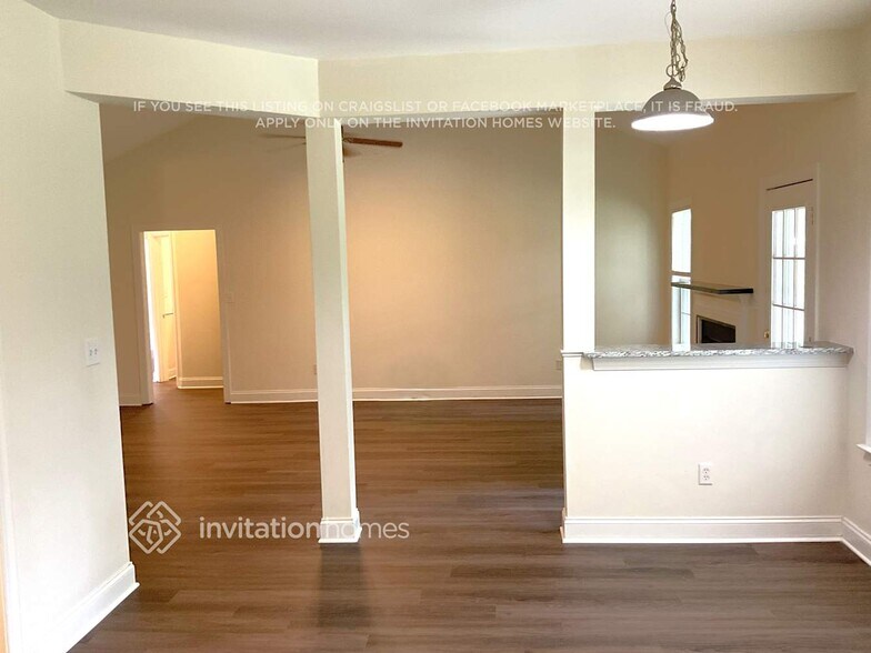 Building Photo - 127 Alfara Ln