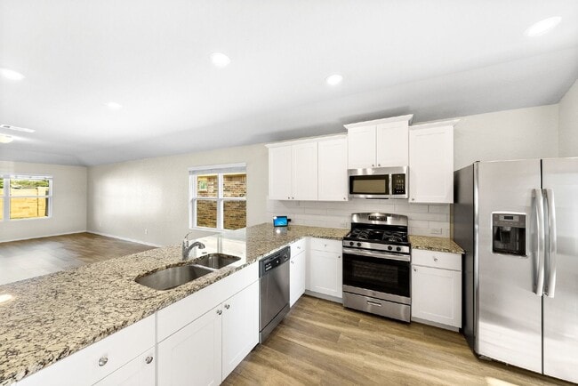 Building Photo - 3-Bed, 2-Bath Sanctuary Where Comfort Meets Charm