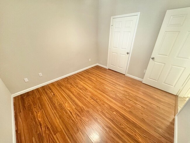 Building Photo - BRIGHT 2-BEDROOM SOUTHWEST LAS VEGAS CONDO