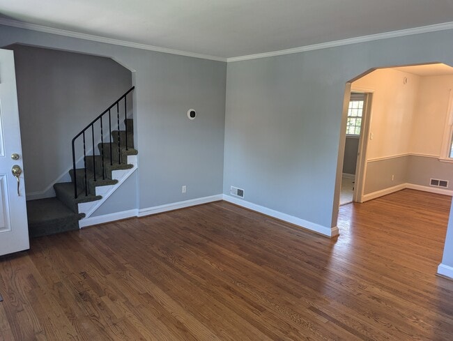 living room - 6120 Mount Ridge Rd