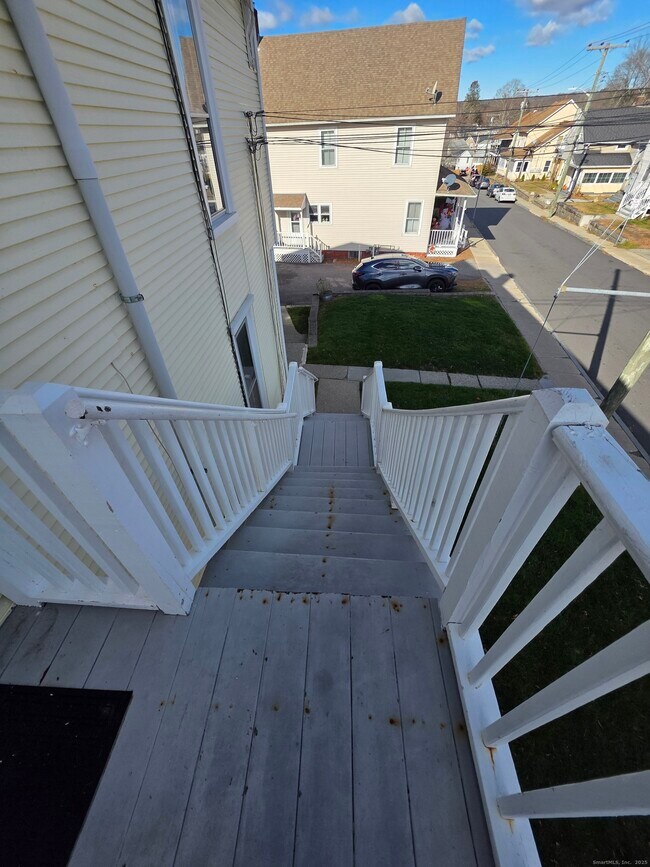 Building Photo - 110 Main St