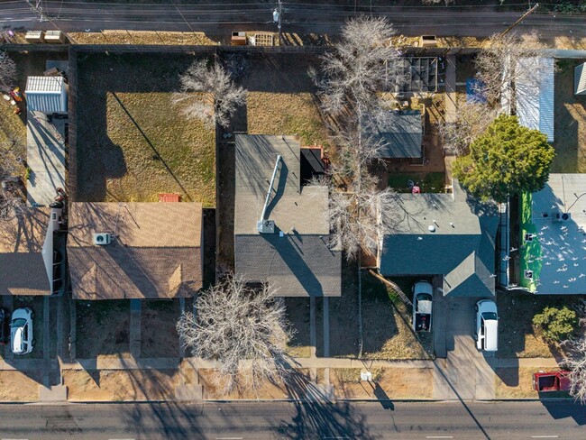 Building Photo - 2011 W 16th St