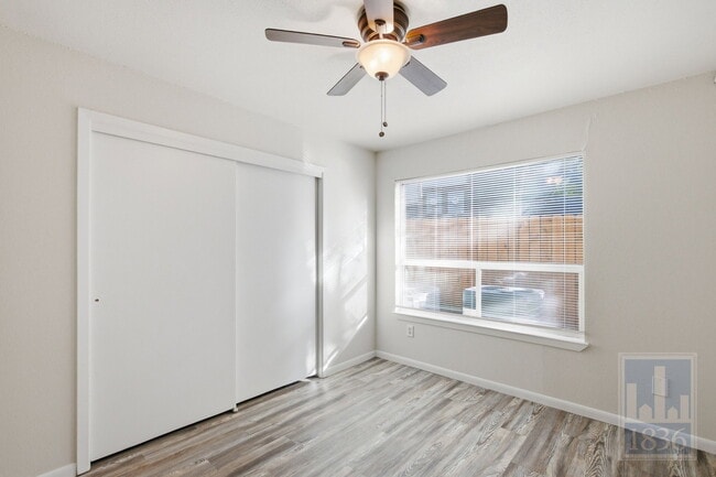 Building Photo - 1514 Parker Ln