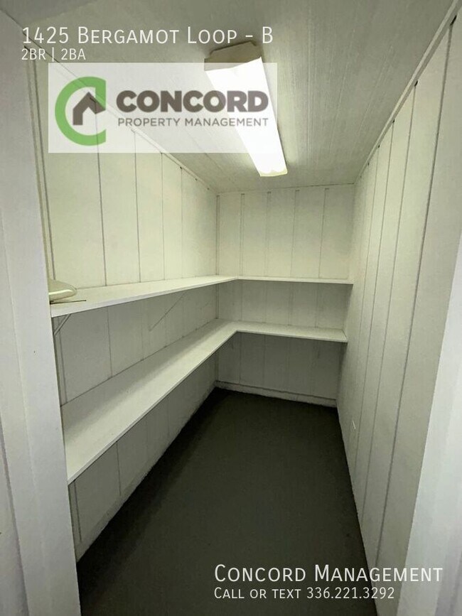 Building Photo - 1425 Bergamot Loop