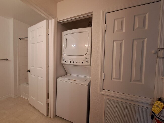 Building Photo - 4010 San Gallo Dr