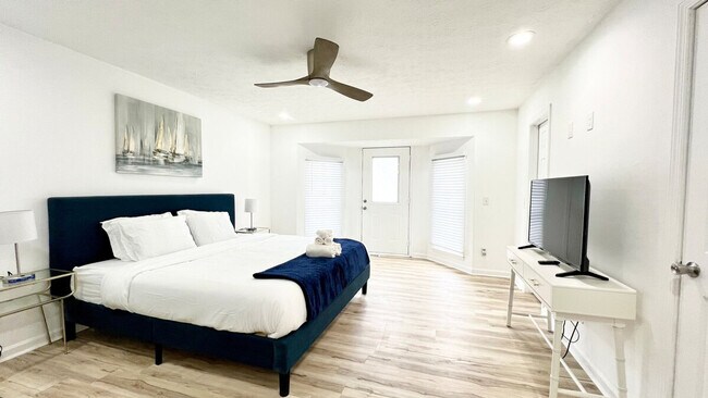 Building Photo - 1875 Terrace Lake Dr