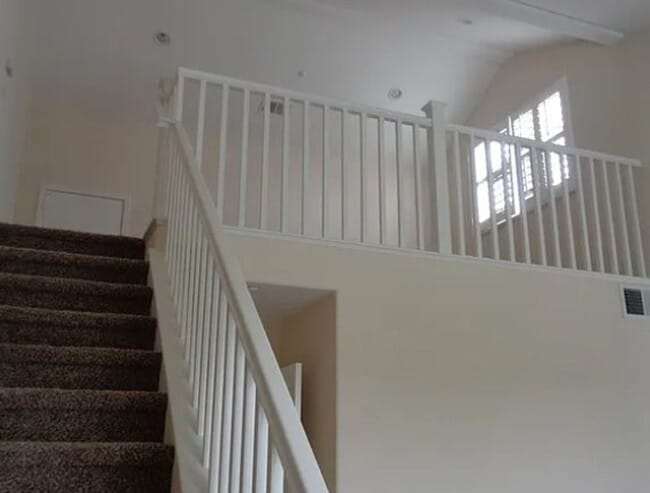 Building Photo - 2 weeks free rent. Detached 4 Bedroom Home...