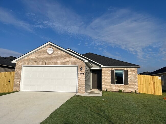 Primary Photo - 2598 E Meramec St