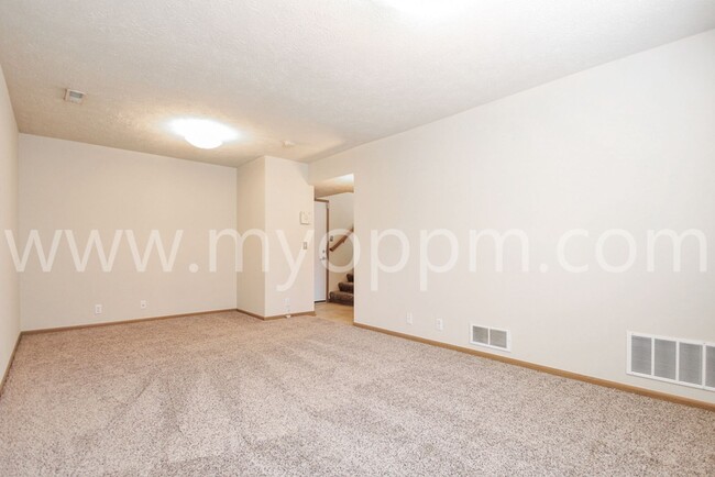 Building Photo - Coming Soon! Inviting 2+ Bed / 2 Bath Home...