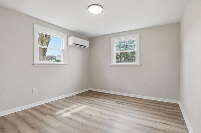 Building Photo - 234 Hartley Rd