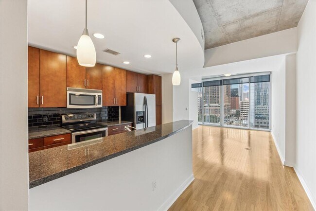 Building Photo - 360 Nueces St