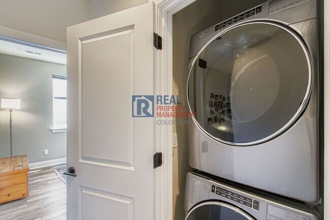 Building Photo - 5160 Ward Rd