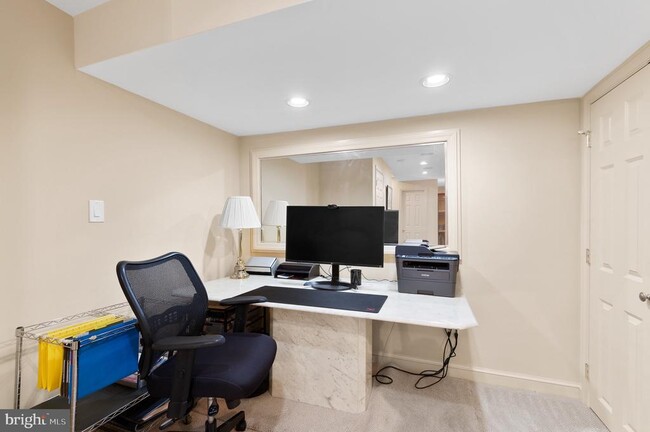 Building Photo - 4346 Westover Pl NW