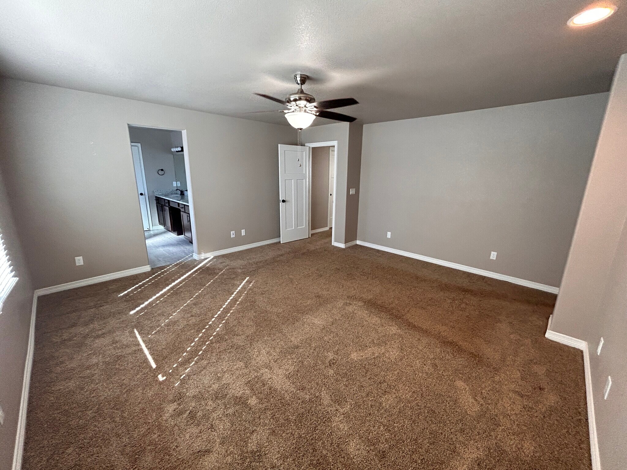 Building Photo - 7118 Dutch Loop