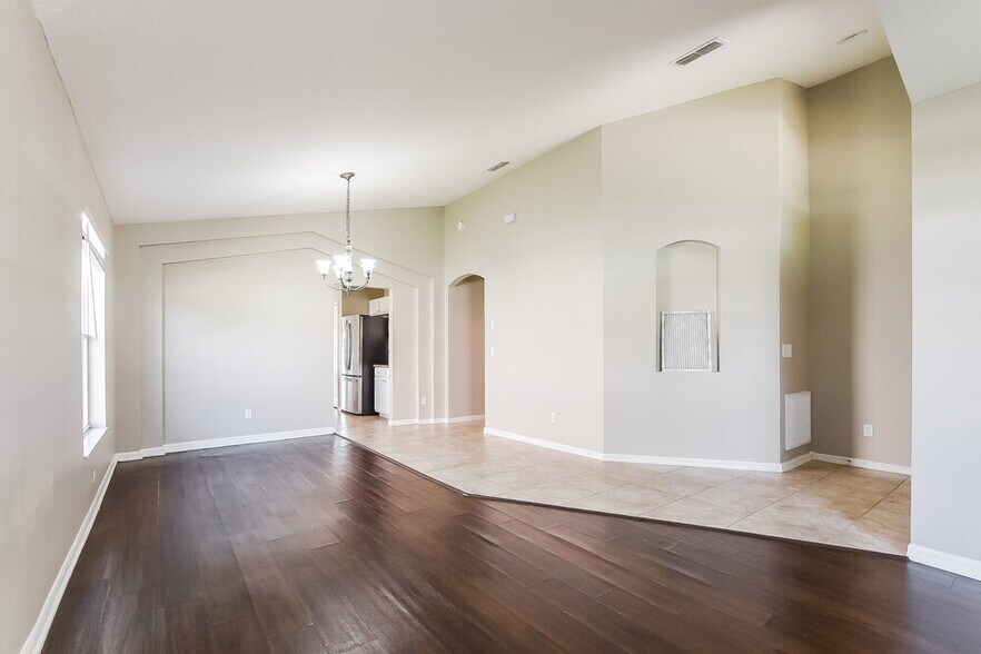 Building Photo - 2736 Eagle Canyon Dr S