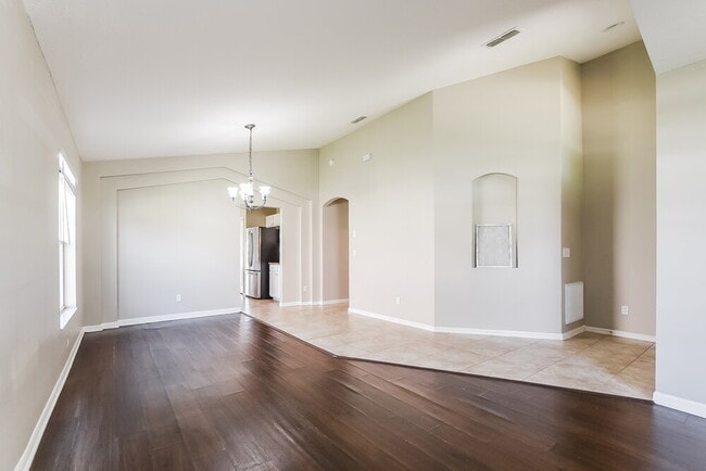 Building Photo - 2736 Eagle Canyon Dr S