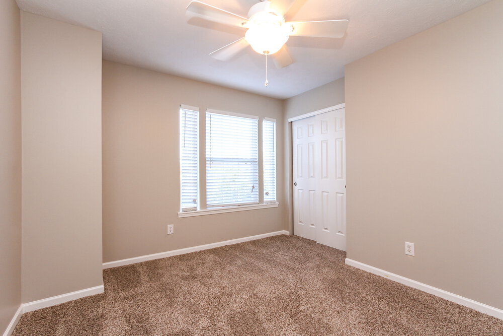 Building Photo - 8339 Glen Highlands Dr