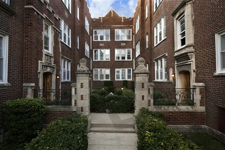 Primary Photo - 3048 W Wellington Ave