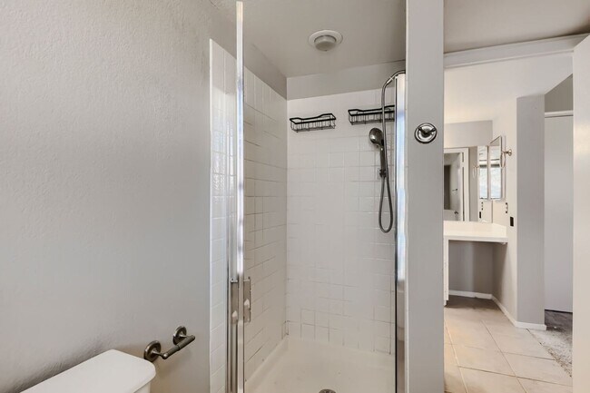 Building Photo - Townhome for Rent