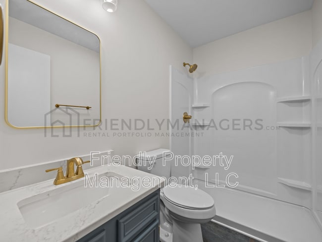 Building Photo - 2119 Dave St