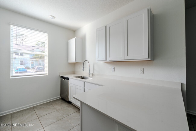 Building Photo - 244 Elmhurst Ln