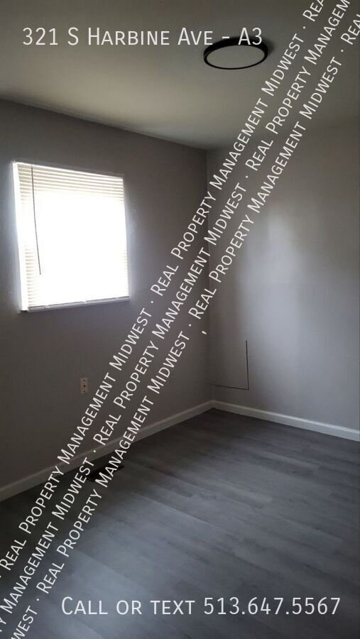 Building Photo - 321 S Harbine Ave