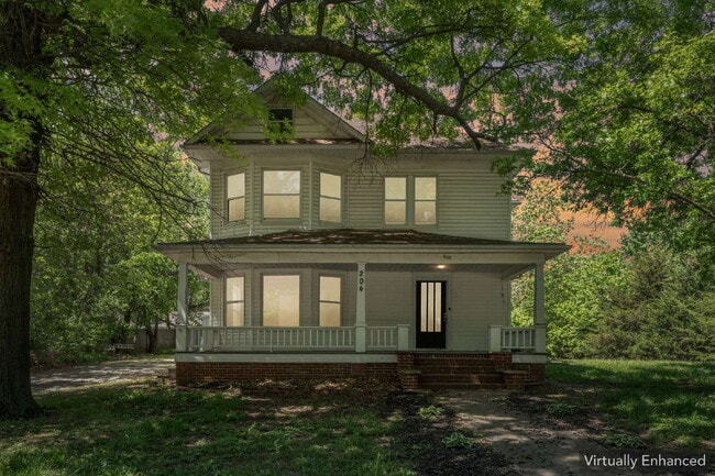 Building Photo - Welcome home to this stunning, light-filled rental that truly has it all! Featuring huge living s...