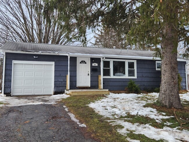 Building Photo - 311 Rebecca St