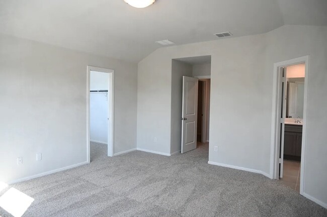 Building Photo - 1012 Portina Dr