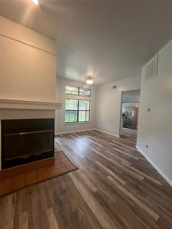 Building Photo - 1401 River Oak Dr