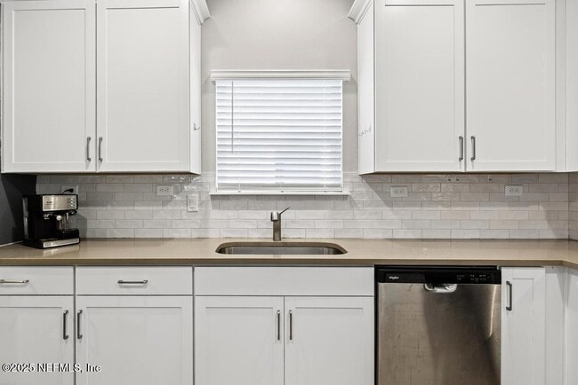 Building Photo - 542 Silver Landing Dr