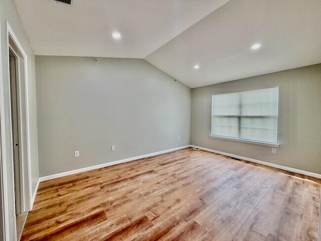 Building Photo - 6 McMartin Ct
