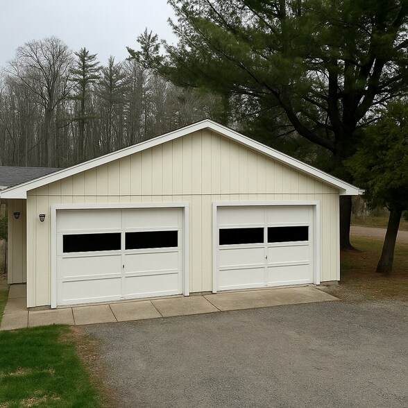 Building Photo - 128 Lake Hill Rd