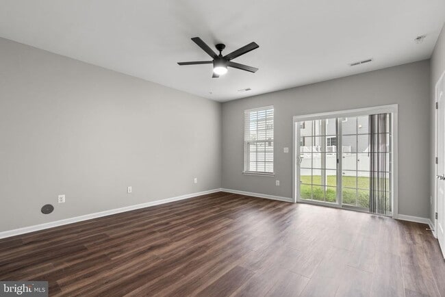 Building Photo - 9442 Adelaide Ln