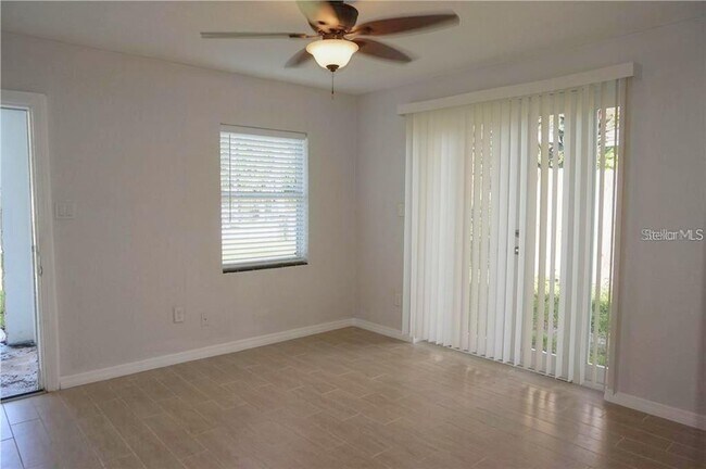 Building Photo - 14026 E Parsley Dr