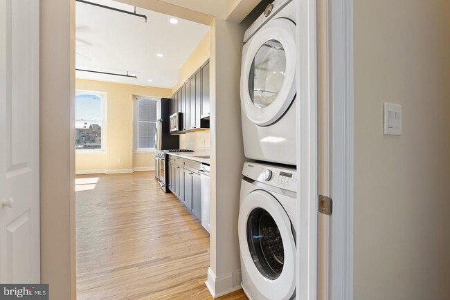 Building Photo - 2029 Walnut St