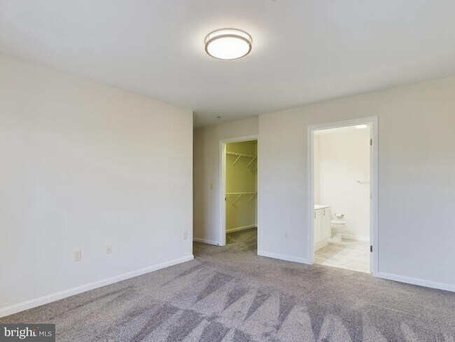 Building Photo - 302 Baughmans Ln