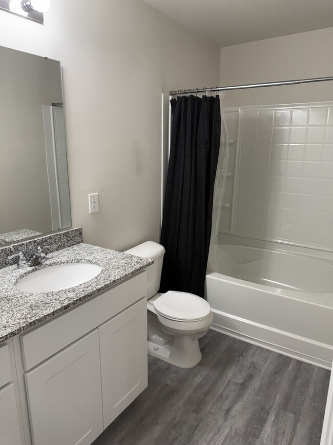 Building Photo - Charming 3-Bed Oasis with 2.5 Baths in Bea...