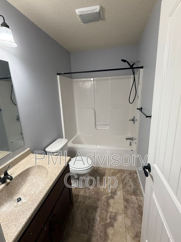 Building Photo - 2713 SE Taurus Ct