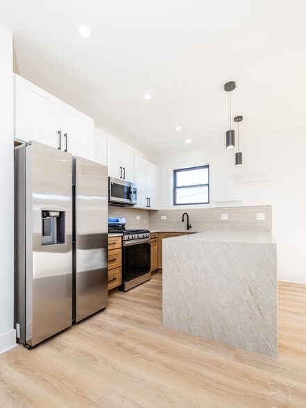 Building Photo - 3218 W Polk St