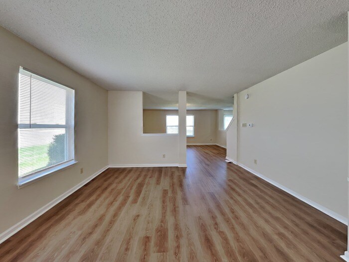 Building Photo - 9140 Amberleigh Dr