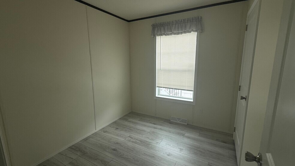 Building Photo - 11 Starling Ln