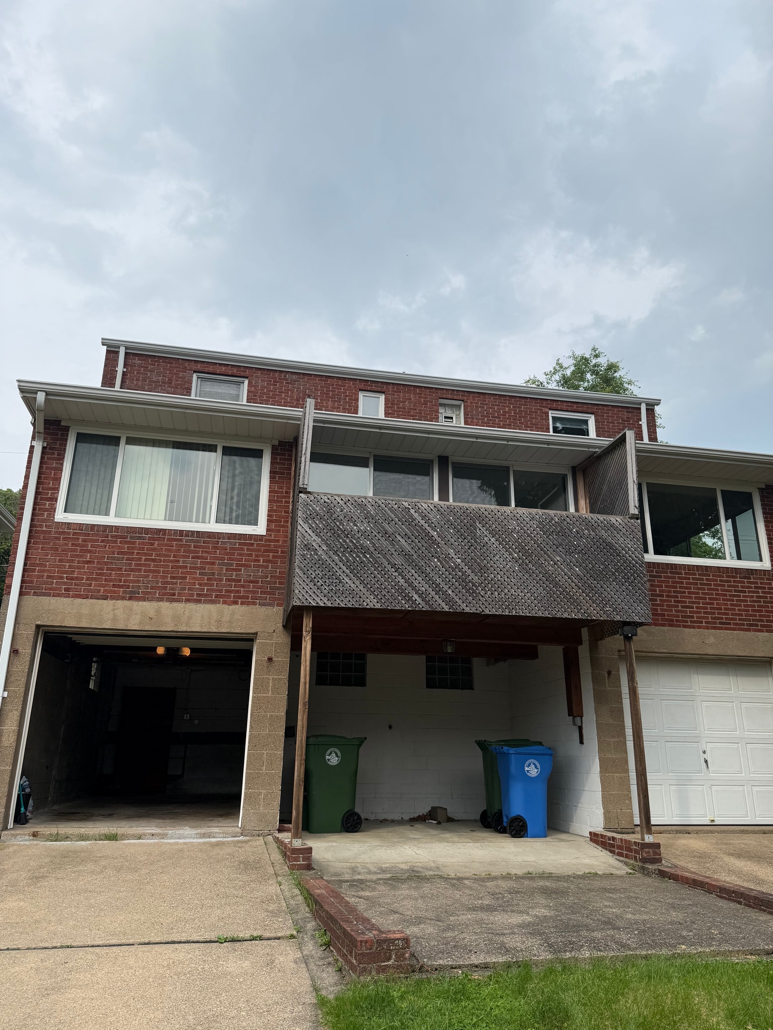 Back view - 932 Lebanon Ave